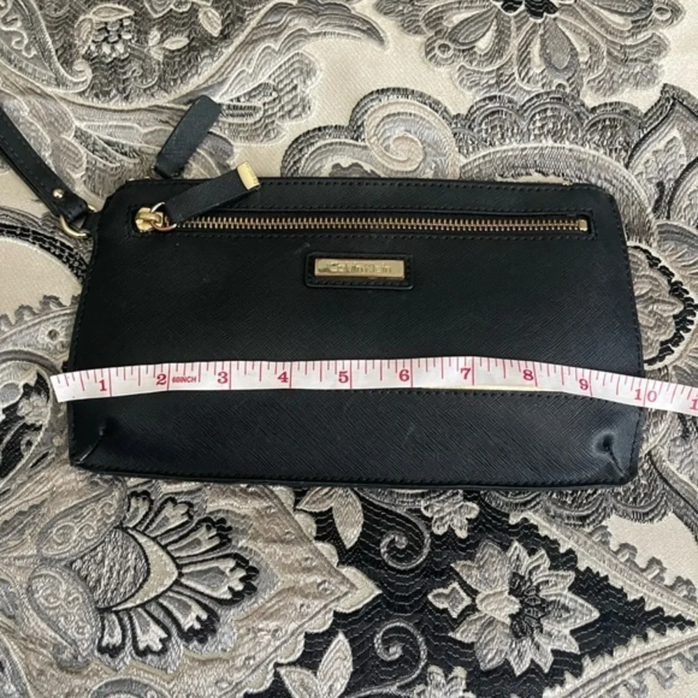 Calvin Klein Clutch‎